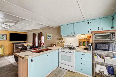 215 Cheyenne St, Golden, CO 80403