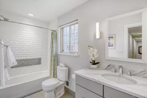 Bath - 2600 Eldorado Pl, Denver, CO 80210 photo 5 of 8