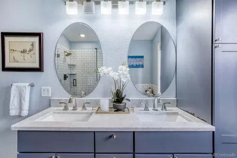 Bath - 2600 Eldorado Pl, Denver, CO 80210 photo 3 of 8
