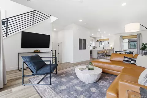 2048 S Holly St #5, Denver, CO 80222