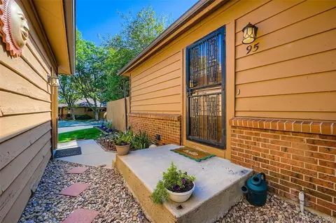95 S Eagle Cir, Aurora, CO 80012 photo 3