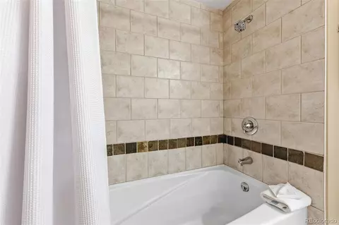 Bath - 910 Copper Rd #621, Frisco, CO 80443 photo 2 of 2