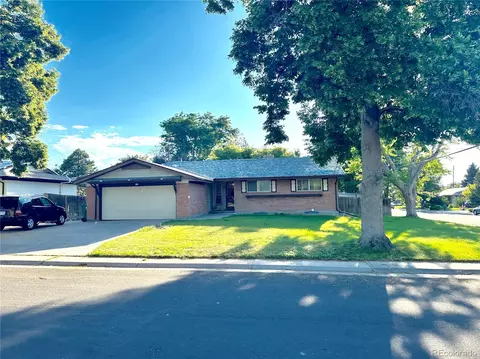 317 S Xanadu St, Aurora, CO 80012