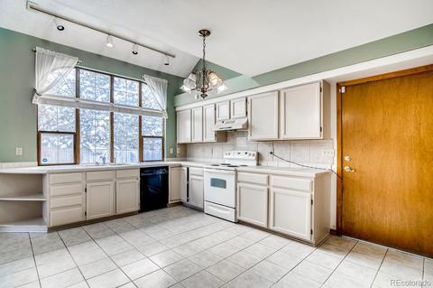 19464 Mitchell Dr, Denver, CO 80249 photo 5