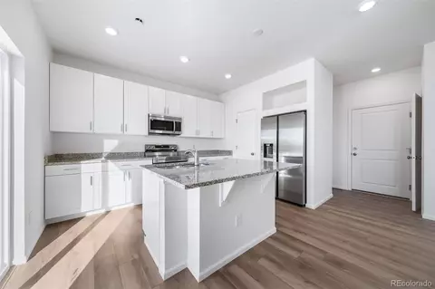 22212 E 38th Pl, Aurora, CO 80019 photo 3