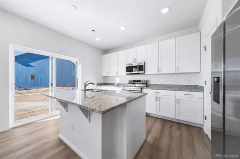 22212 E 38th Pl, Aurora, CO 80019 photo 6