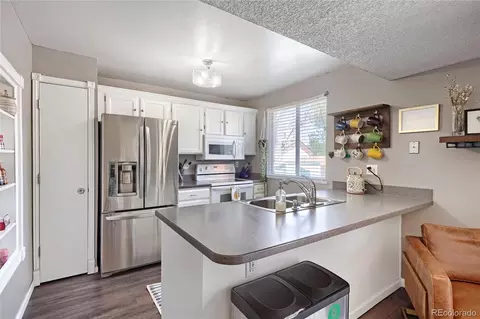 Kitchen - 19662 E Purdue Cir, Aurora, CO 80013 photo 2 of 3