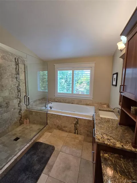 Bath - 4570 Sprucedale Pl, Boulder, CO 80301 photo 2 of 7