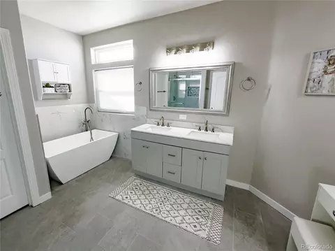 Bath - 29670 E 166th Ave, Brighton, CO 80603 photo 2 of 6