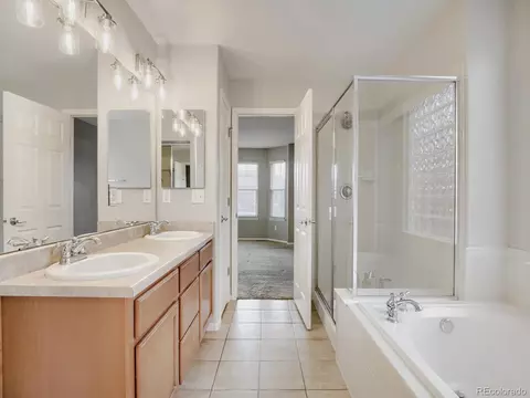 Bath - 24625 E Chenango Dr, Aurora, CO 80016 photo 2 of 5