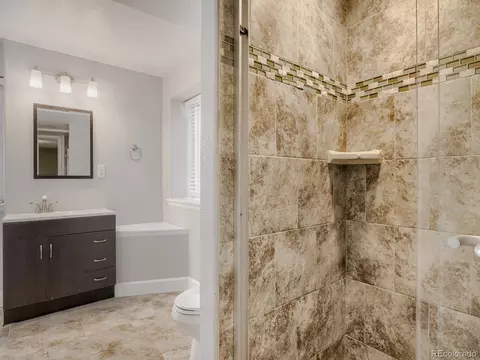 Bath - 24625 E Chenango Dr, Aurora, CO 80016 photo 5 of 5