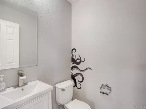 Bath - 24625 E Chenango Dr, Aurora, CO 80016 photo 1 of 5
