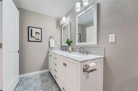 Bath - 19083 E Oberlin Dr, Aurora, CO 80013 photo 4 of 4