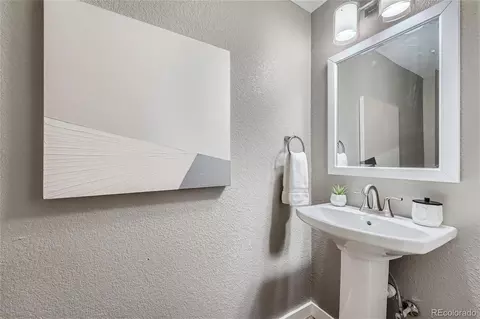 Bath - 19083 E Oberlin Dr, Aurora, CO 80013 photo 1 of 4