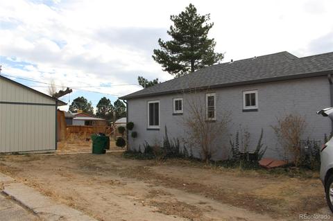 2260 Elkhart St, Aurora, CO 80011 photo 2