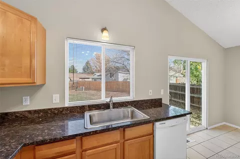 Kitchen - 16975 E Temple Pl, Aurora, CO 80015 photo 2 of 2