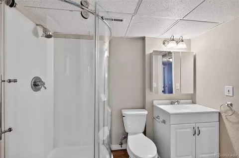 Bath - 16975 E Temple Pl, Aurora, CO 80015 photo 3 of 3