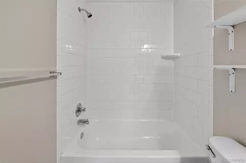 Bath - 16975 E Temple Pl, Aurora, CO 80015 photo 2 of 3
