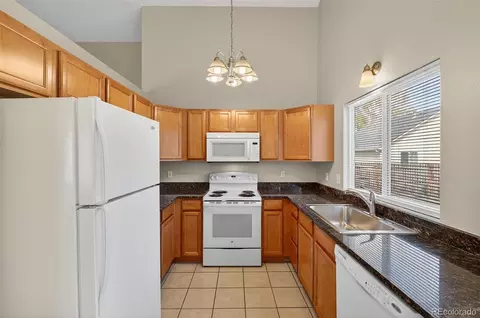 Kitchen - 16975 E Temple Pl, Aurora, CO 80015 photo 1 of 2