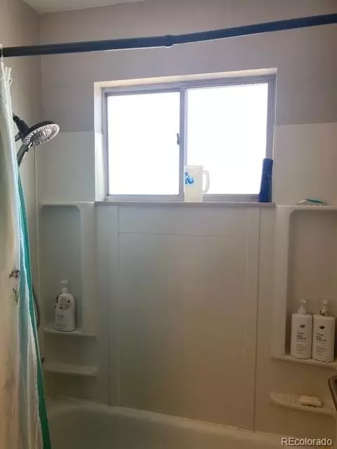 Bath - 102 3rd St, Berthoud, CO 80513 photo 3 of 3