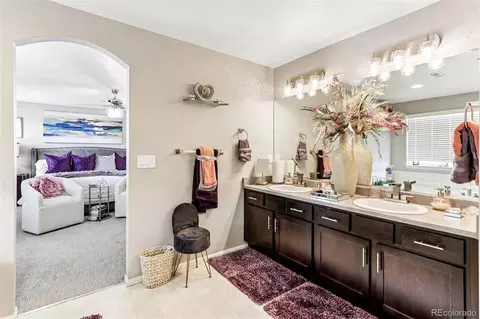 Bath - 22537 E Union Cir, Aurora, CO 80015 photo 1 of 6