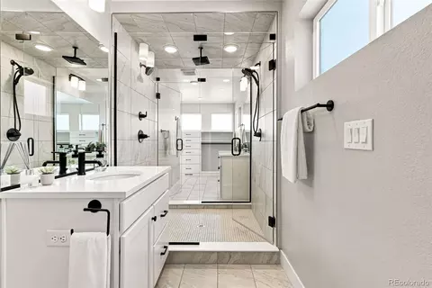 Bath - 9730 E 61st Pl, Denver, CO 80238 photo 5 of 6