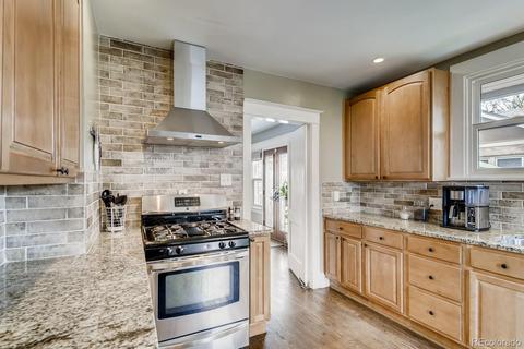 2567 Eudora St, Denver, CO 80207 photo 9