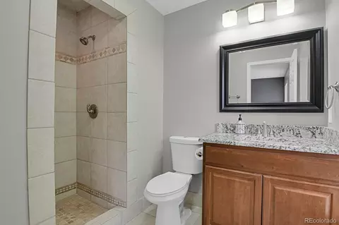 Bath - 17934 E Progress Pl, Centennial, CO 80015 photo 2 of 4