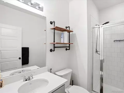 Bath - 24601 E 37th Ave, Aurora, CO 80019 photo 6 of 6