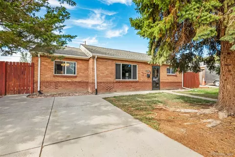 9121 Lilly Ct, Thornton, CO 80229