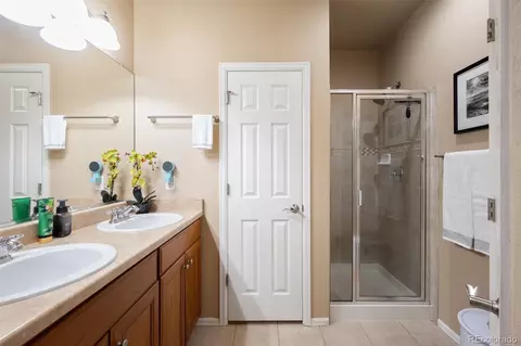 Bath - 25015 E 4th Pl, Aurora, CO 80018 photo 2 of 3