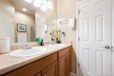 Bath - 25015 E 4th Pl, Aurora, CO 80018 photo 3 of 3