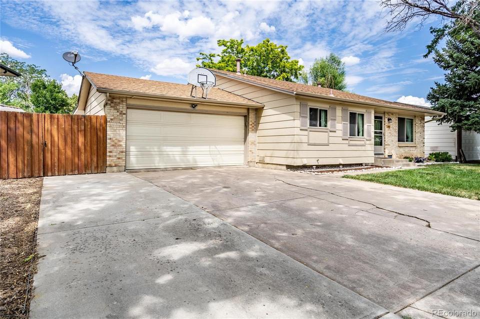  1468 S Argonne Cir, Aurora, CO 80017 photo 2