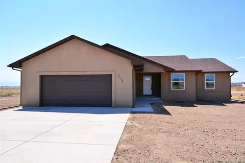 1115 N Knotty Pine Ln, Pueblo, CO 81007