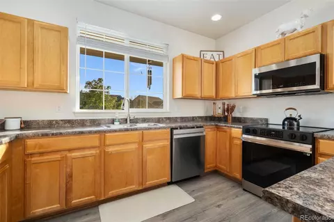 Kitchen - 539 E 28th Street Dr, Greeley, CO 80631 photo 2 of 3