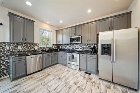 Kitchen - 24167 E 5th Pl, Aurora, CO 80018 photo 2 of 2