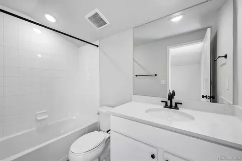 Bath - 22695 E 47th Ave, Aurora, CO 80019 photo 2 of 2