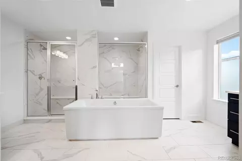 9409 E 58th Dr, Denver, CO 80238 photo 32