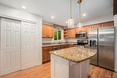 Kitchen - 2989 E Cresthill Ave, Centennial, CO 80121 photo 2 of 3