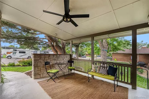 Exterior - 2989 E Cresthill Ave, Centennial, CO 80121 photo 2 of 3