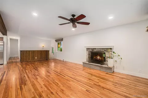 Living - 2989 E Cresthill Ave, Centennial, CO 80121 photo 2 of 3