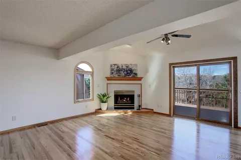 Living - 61 Wright Ct, Lakewood, CO 80228 photo 3 of 8