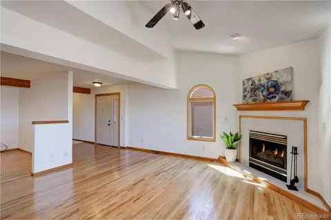 Living - 61 Wright Ct, Lakewood, CO 80228 photo 4 of 8