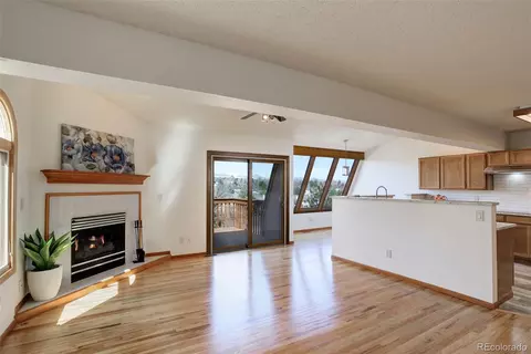 Living - 61 Wright Ct, Lakewood, CO 80228 photo 2 of 8