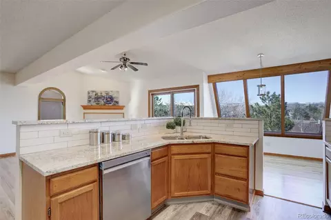 Kitchen - 61 Wright Ct, Lakewood, CO 80228 photo 4 of 4