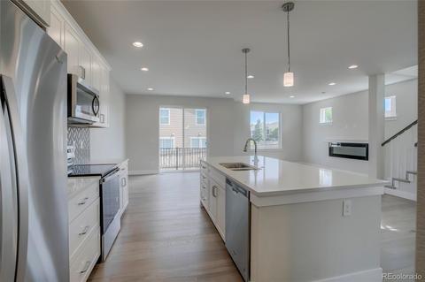 9601 E Idaho Pl, Denver, CO 80231 photo 8