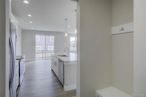 9601 E Idaho Pl, Denver, CO 80231 photo 7