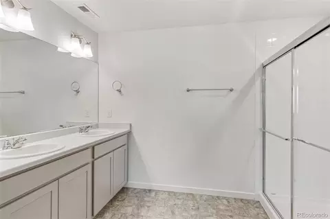 Bath - 28253 E 4th Pl, Watkins, CO 80137 photo 2 of 4