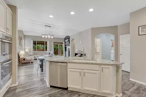 Kitchen - 22583 E Union Cir, Aurora, CO 80015 photo 4 of 5