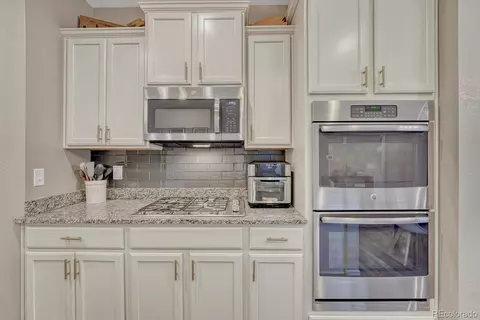 Kitchen - 22583 E Union Cir, Aurora, CO 80015 photo 5 of 5